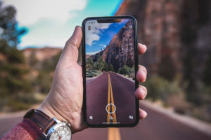 CHIẾC IPHONE TỪNG BỊ NÉM ĐÁ LẠI MỞ RA KỶ NGUYÊN MỚI CHO SMARTPHONE CHIẾC IPHONE TỪNG BỊ NÉM ĐÁ LẠI MỞ RA KỶ NGUYÊN MỚI CHO SMARTPHONE
