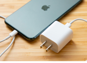 iPhone 11 Pro Max sạc pin bị nóng nên làm gì?