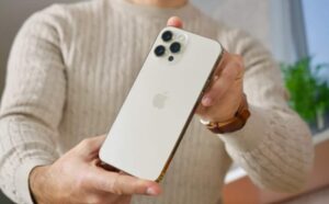 Chiêm ngưỡng các phiên bản màu sắc của iPhone 12 Pro và iPhone 12 Pro Max: Bạn thấy màu nào đẹp nhất? Chiêm ngưỡng các phiên bản màu sắc của iPhone 12 Pro và iPhone 12 Pro Max: Bạn thấy màu nào đẹp nhất?